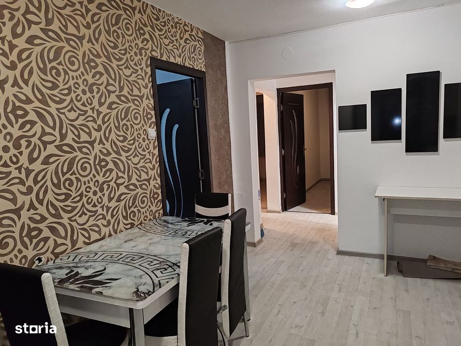 Apartament 3 camere de închiriat