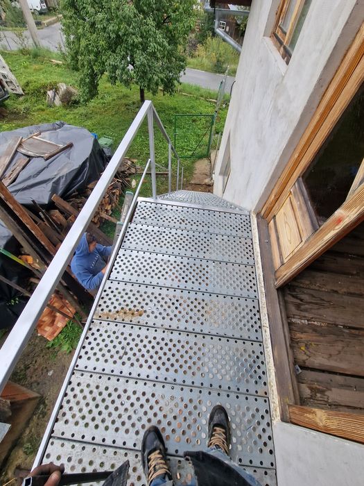 Scari metalice galvanizate