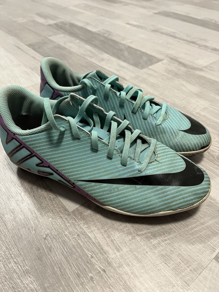 Бутонки Nike номер 38,5