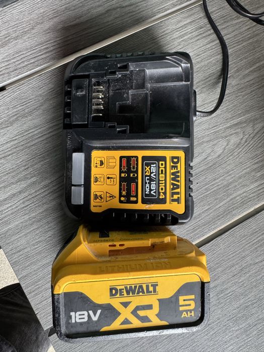 Incarcator si acumulatori dewalt