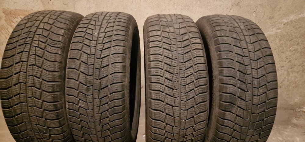 Зимни гуми 215 60 16