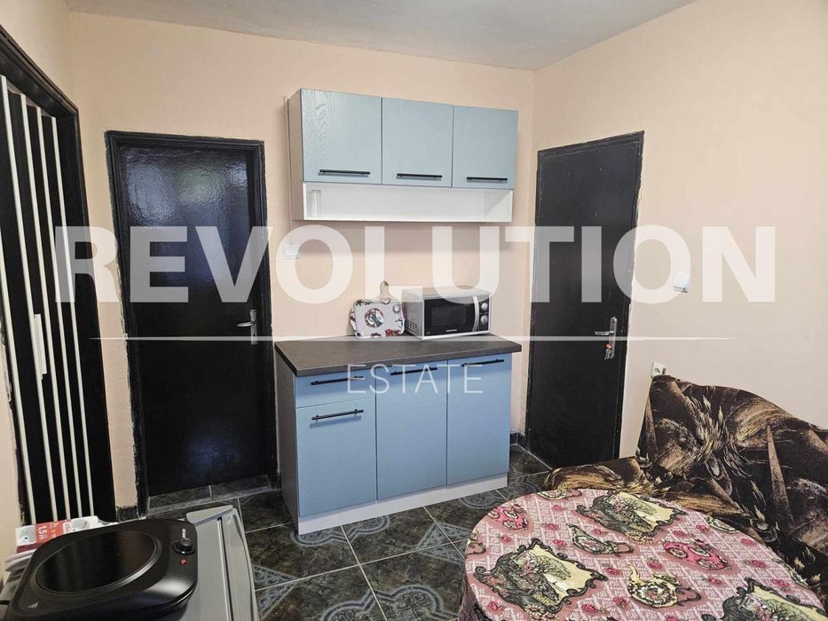 Дава се под наем Двустаен апартамент в Варна, Център - 35 кв.м за 250 € - Снимка #3