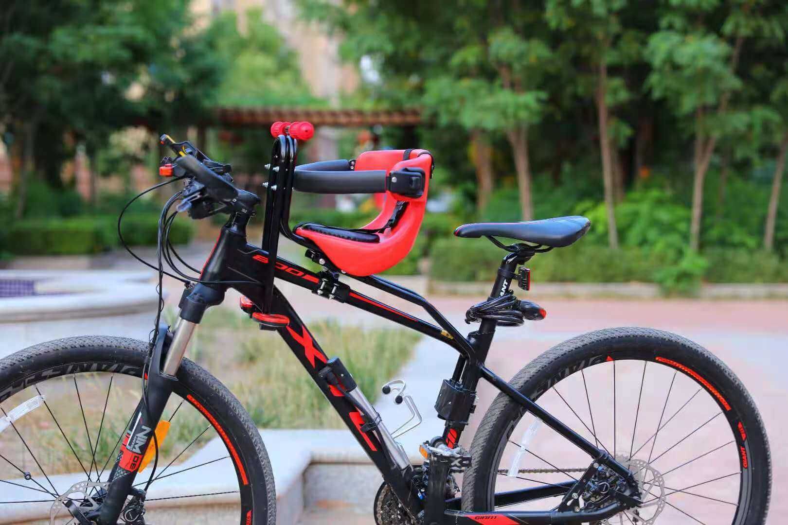Scaun de copil pentru bicicleta cu prindere pe bara din fata