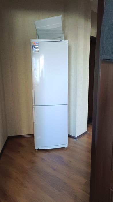 Продам холодильник
