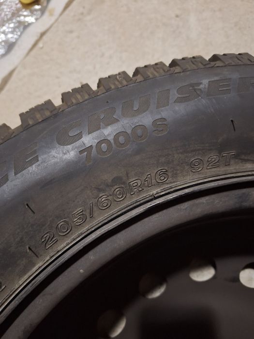 Зимные шины б/у.