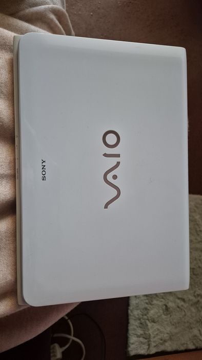 SONI VAIO laptop със зарядно