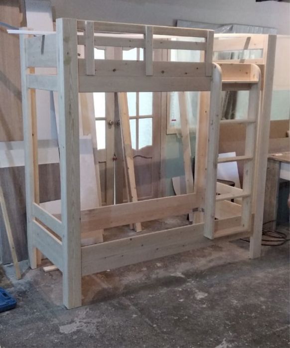 Продам двухъярусную кровать