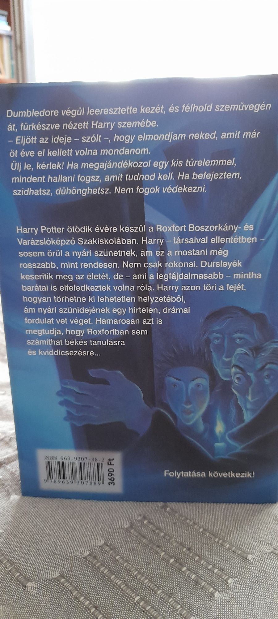 Carte Harry Potter in Maghiara