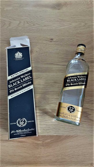 Стъклена бутилка johnnie Walker Black Label 0,75/80-те години (празна)