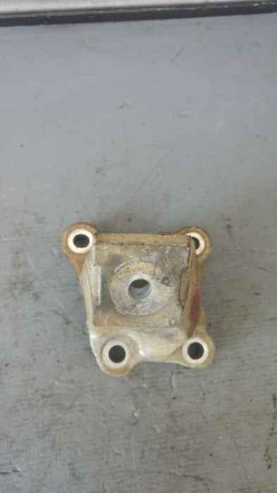 Suport motor stanga audi a6 4f c6 2.7 tdi can 4f0199307ai