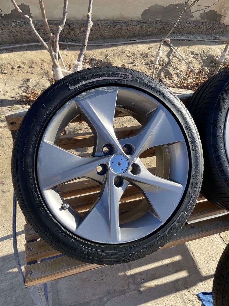 Диски с летней резиной (225/45R18) от Toyota Camry SE 3.5