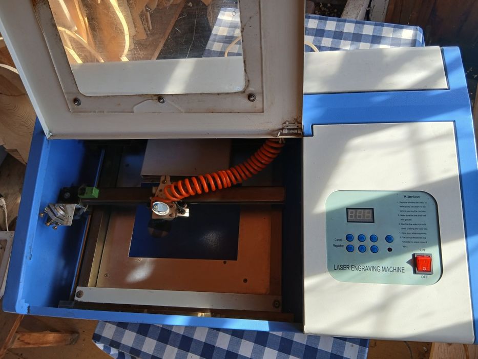 Лазер за гравиране и рязане 40 W CO2