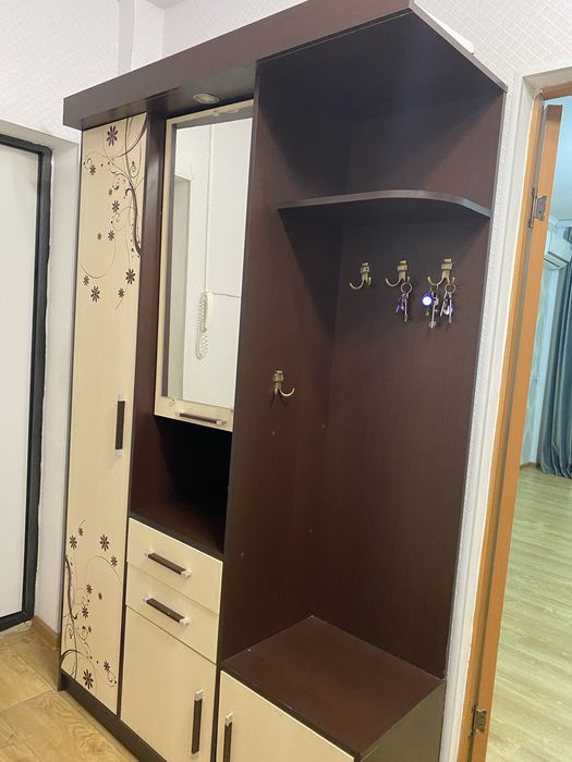 Прихожка продам