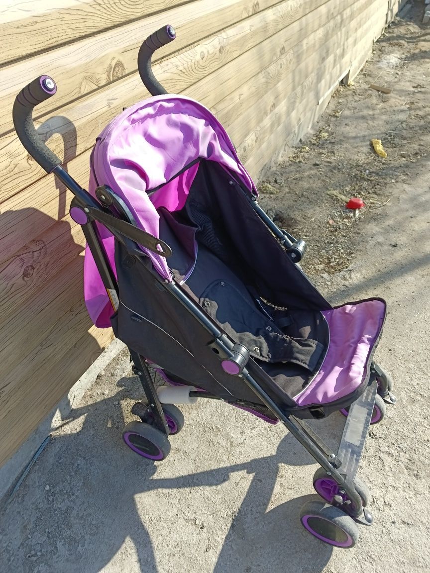 Детская летняя  коляска и детский стульчик