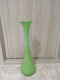Зелена ваза висока 55 см.