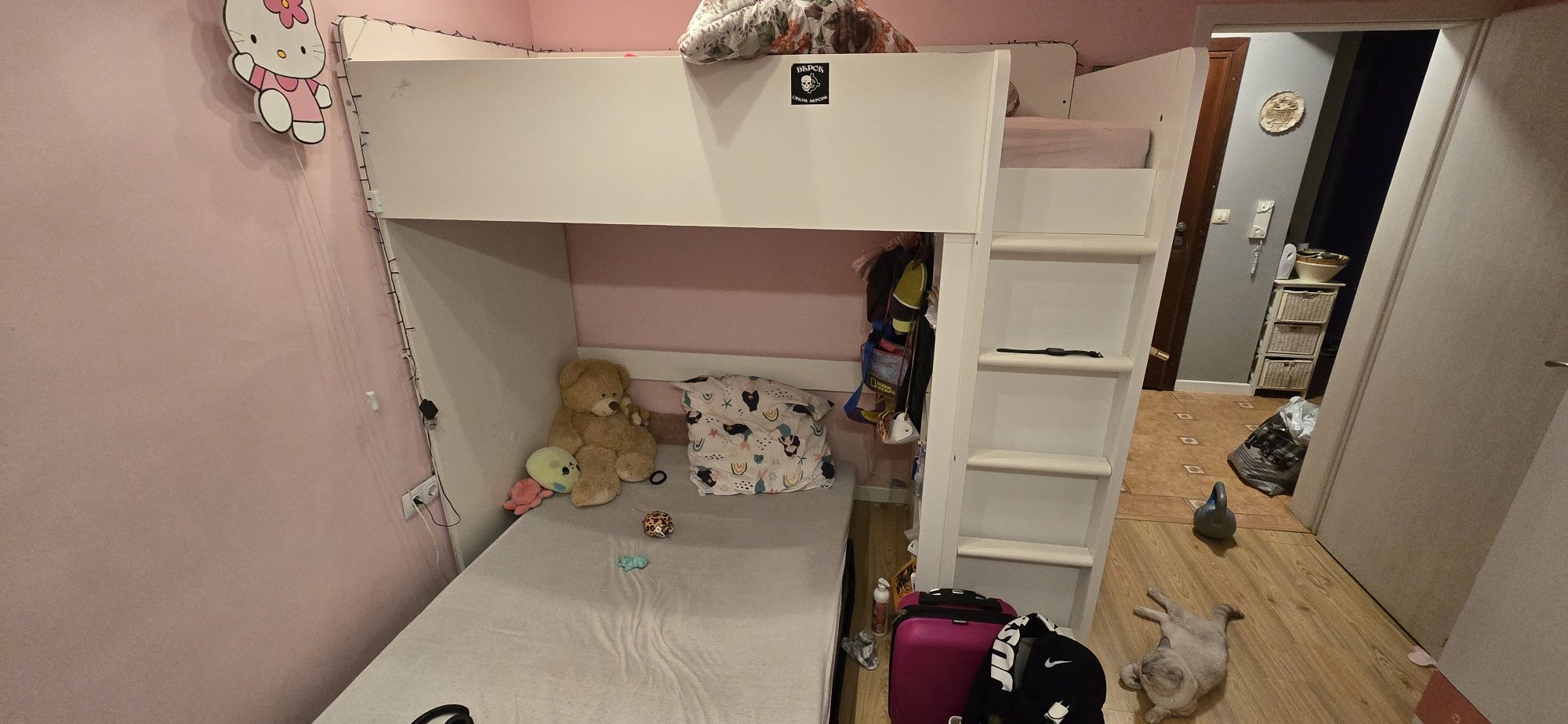Двуетажно легло и бюро Ikea Smastad