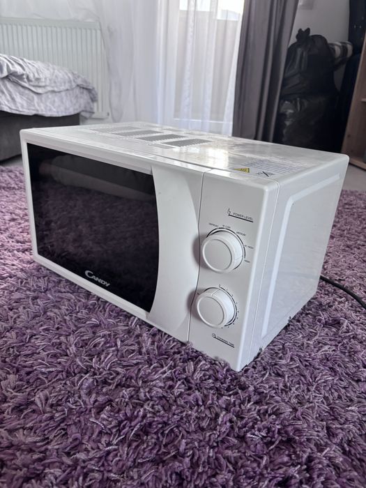 Se vinde Cuptor cu microunde