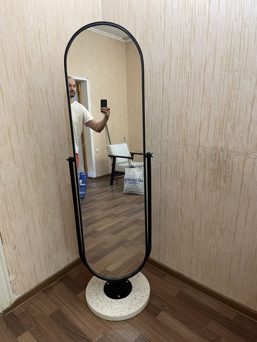 Зеркало стоячий