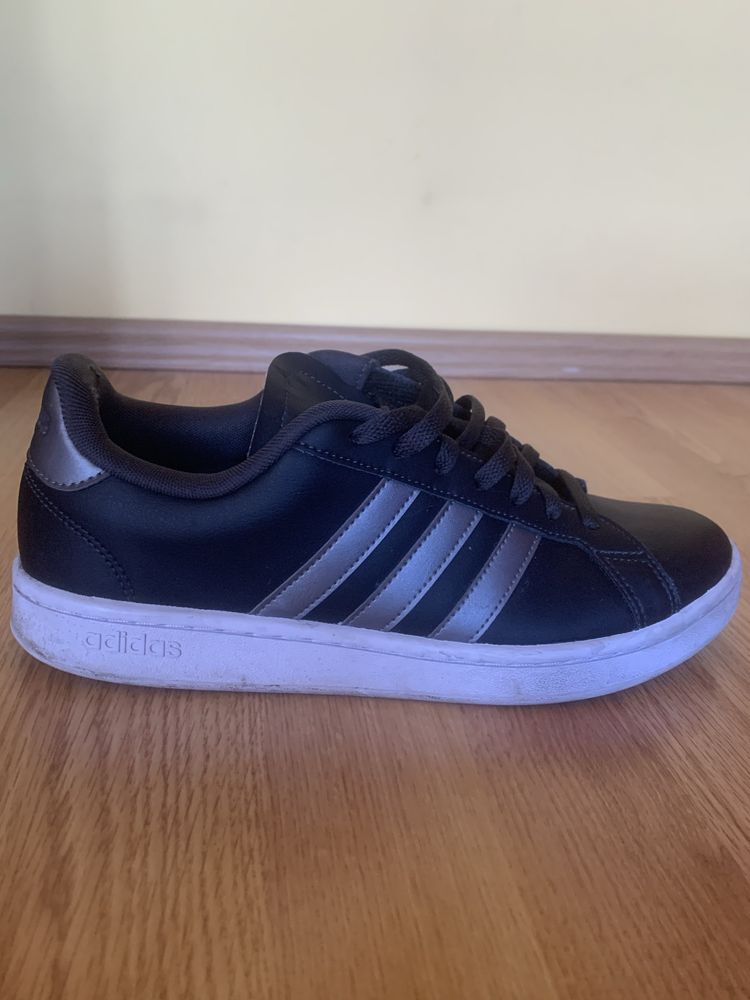 adidas Grand Court Shoes Grey