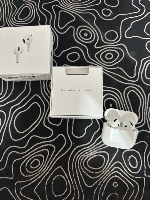 Casti AirPods 4 Active Noise Cancelling (ANC)