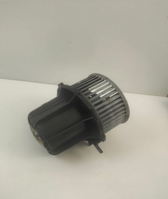 Ventilator Habitaclu Audi A5 8T seria