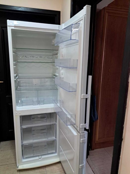 Electrolux Хладилник с фризер