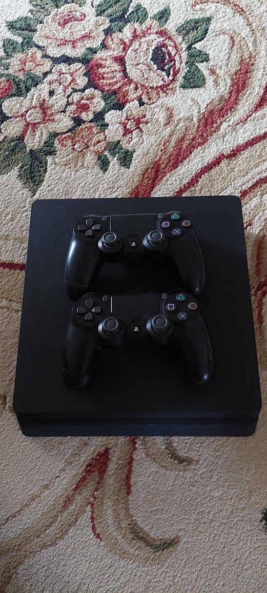 Продаю Sony Play Station-4 Slim 1TB прошитая Gold HEN 9.60