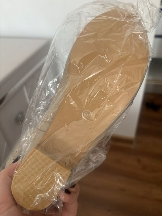 Cizme bej noi cu eticheta 40 marime