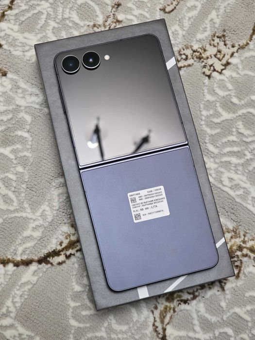 Samsung Z Flip 7 12/256 gb black