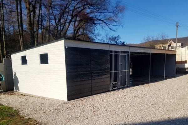 Vand garaje pe structură metalică 46mp