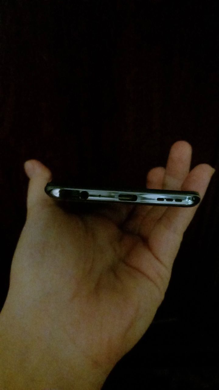 Vivo SE20 128 GB 2 sim karta ideal xolati EMEIK bor