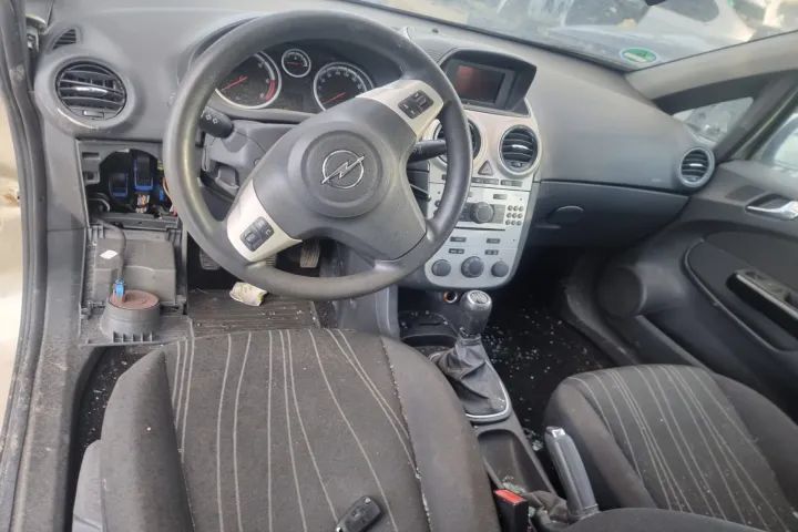 panou comanda clima ceasuri de bord maneta semanlizare Opel Corsa D motor 1.3cdti dezmembrez