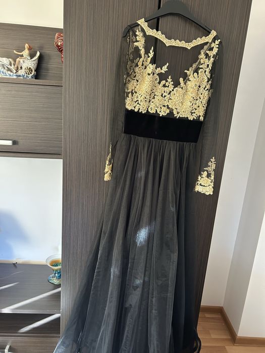 Rochie casa de moda celebre