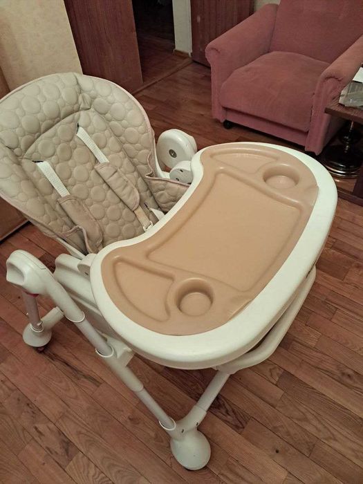 Продаётся детский столик. производство Италия .