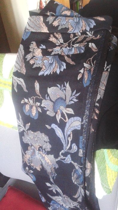 pantalon cu flori