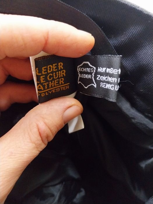 Pantaloni de piele mărimea aprox. 42.