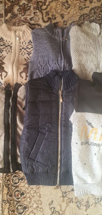 Детские вещи тёплые кофт ы . В отличном состоянии.