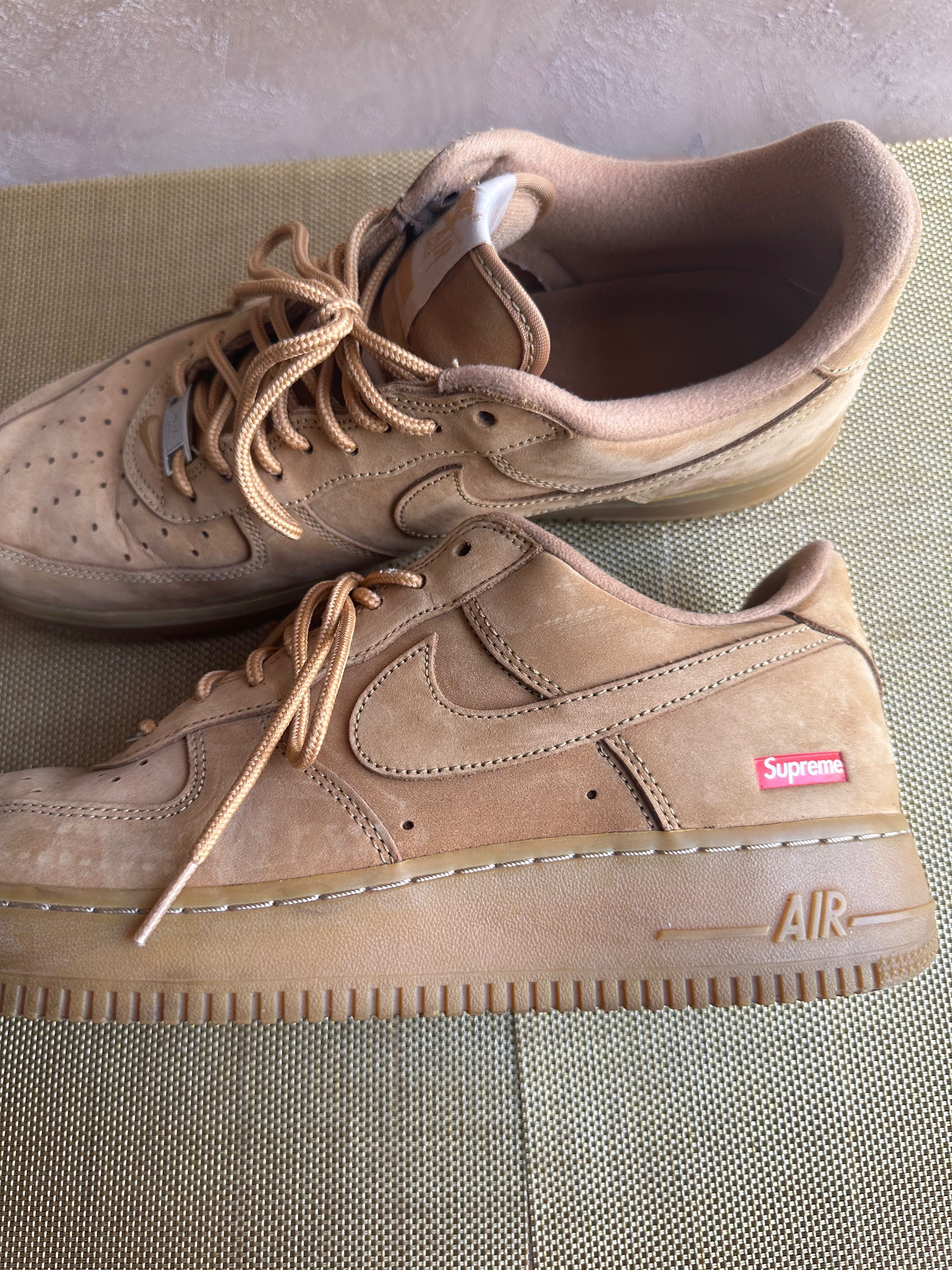 Уникален модел  Nike Air Force 1 Supreme маратонки