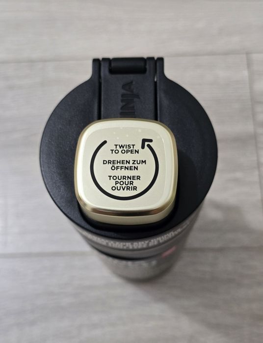 Sticlă apa termică Ninja Thirsti 700ml – oțel inoxidabil, Negru