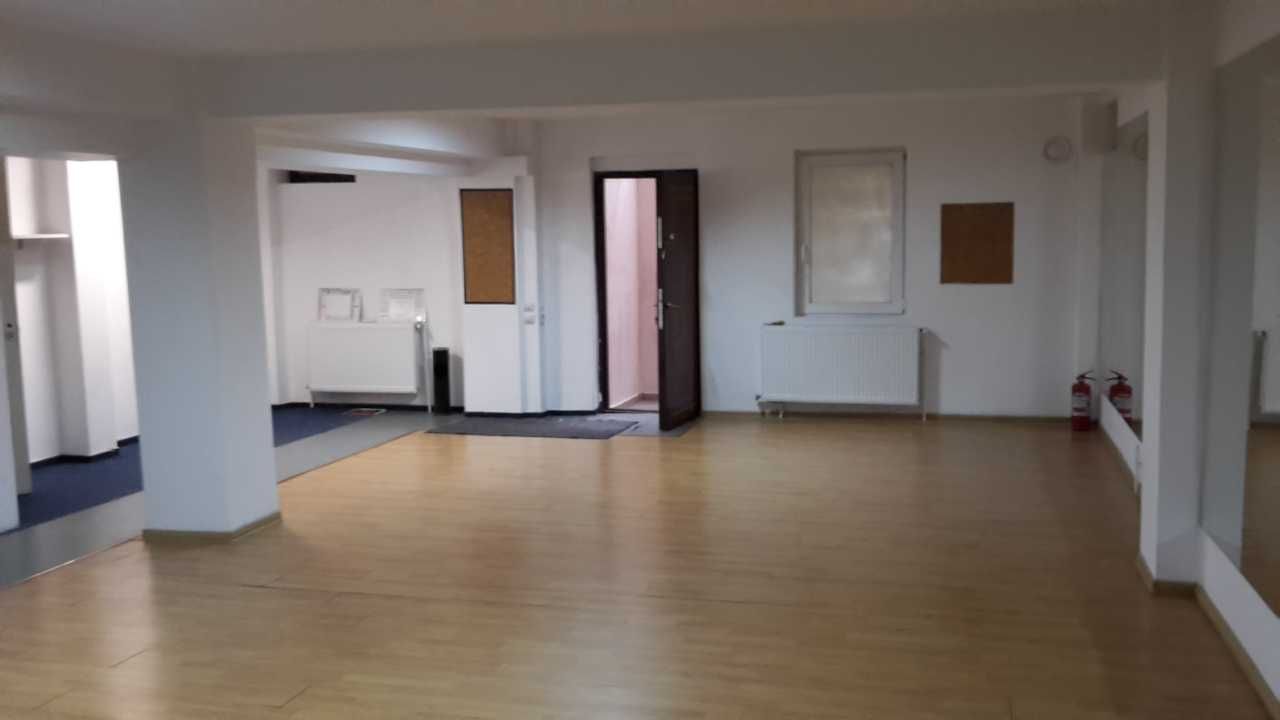 Berceni - Oltenitei-Mariuca, Demisol, 84 mp, open space, 4 camere