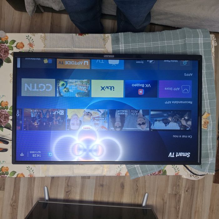 Vand smart tv starlight de 81cm
