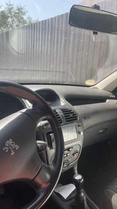 Vând Peugeot 206