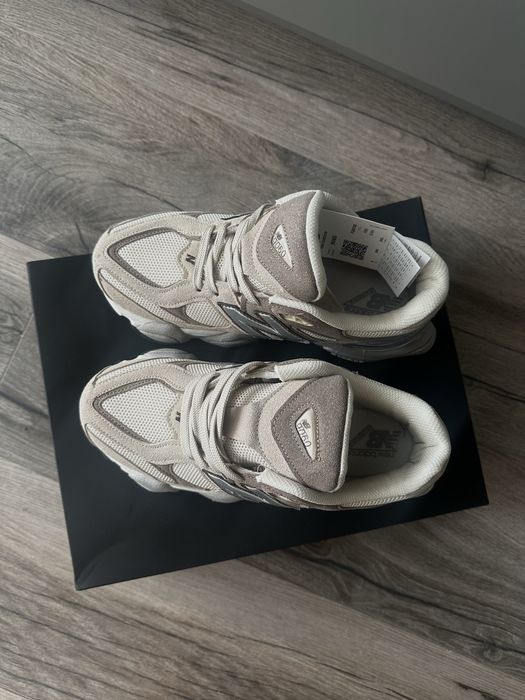 New Balance 9060 beige