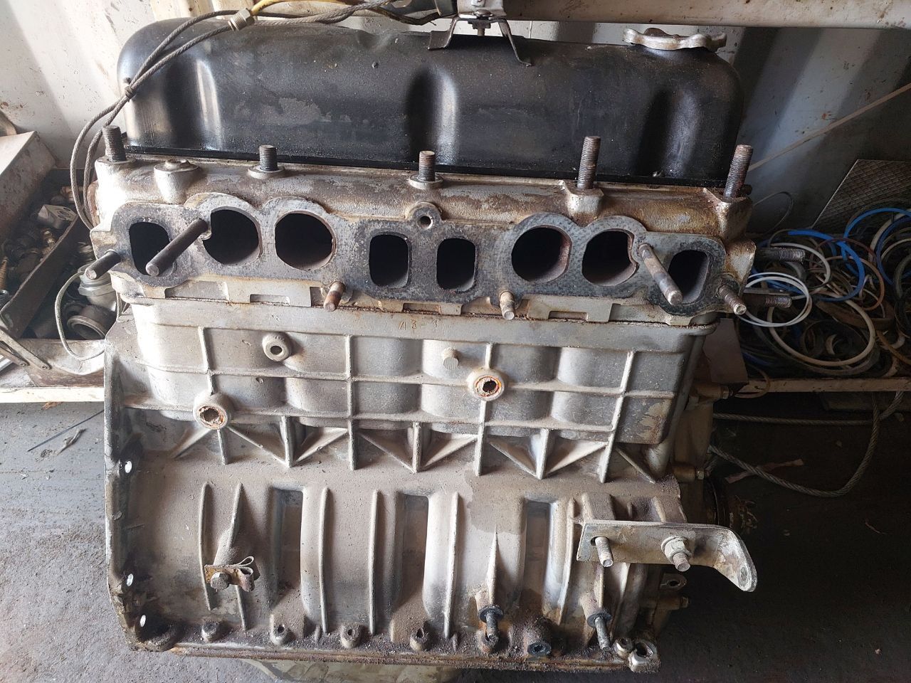 Продам двигатель Волга газ 24,01
