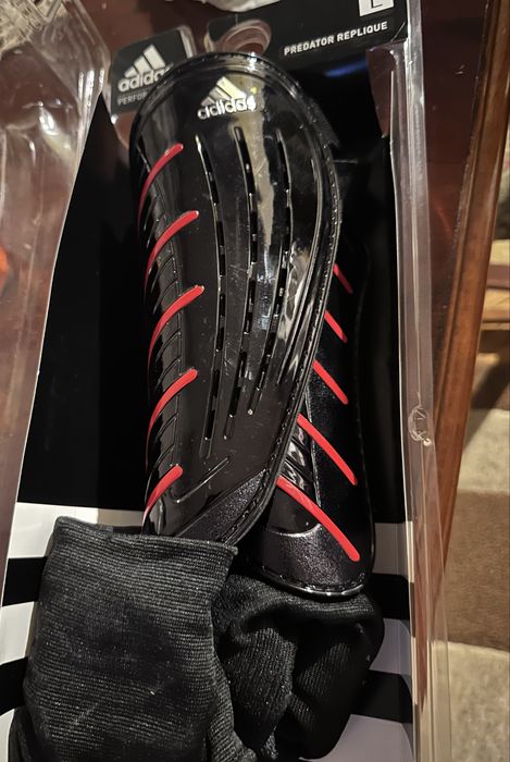 Aparatori fotbal Adidas Predator noi L