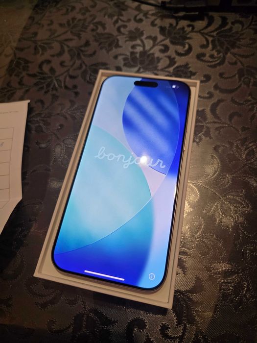 iPhone 16 Pro Max 256GB White