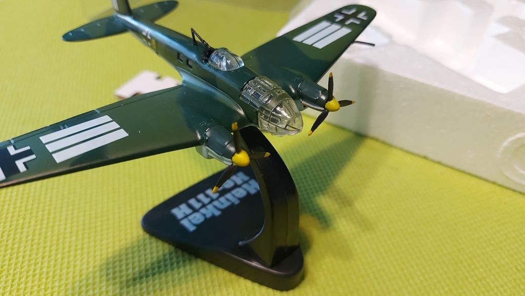 Декорация за бюро. Самолет Heinkel He-111 . Цена:40лв.