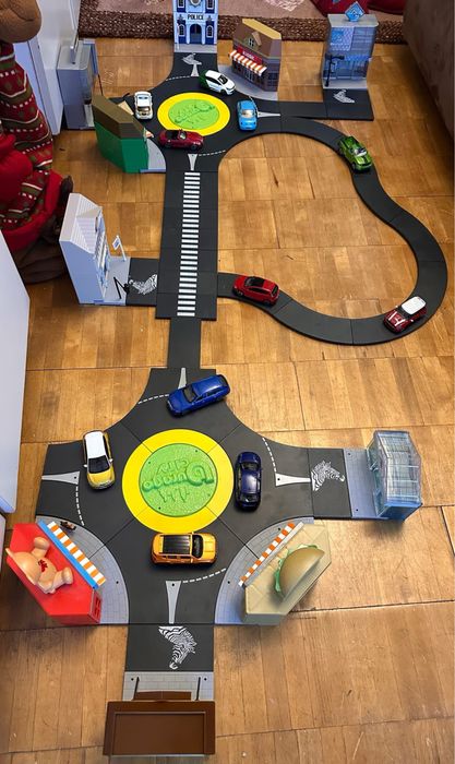 Street Bburago City пълен комплект сгради и коли