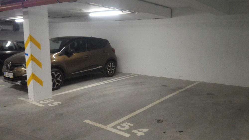 Подземно паркомясто в жилищен комплекс - ул. 8-ми март №2, Варна