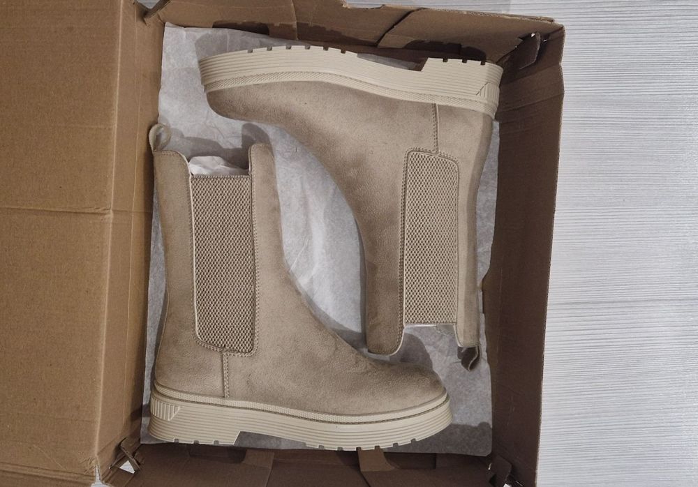 Дамски ботуши от велур